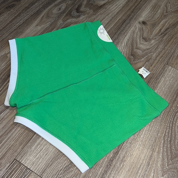 aerie offline ribbed super shortie2 inch inseam - Picture 3 of 7